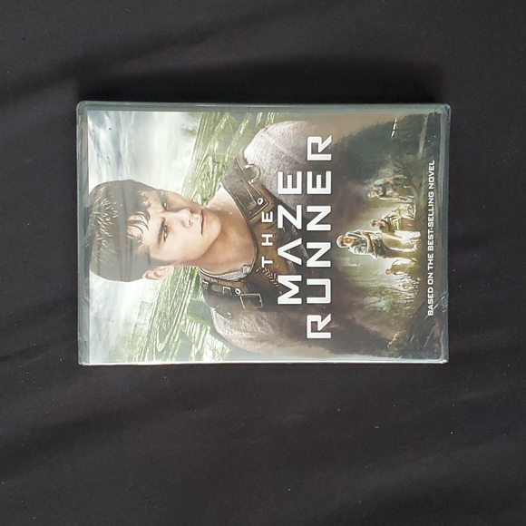 12 Movie DVD Bundle - 2 used, 10 new - Picture 7 of 13